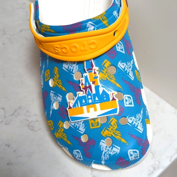 NWT Walt Disney World 50th Anniversary Cinderella's Castle CROCS - Picture 2 of 3